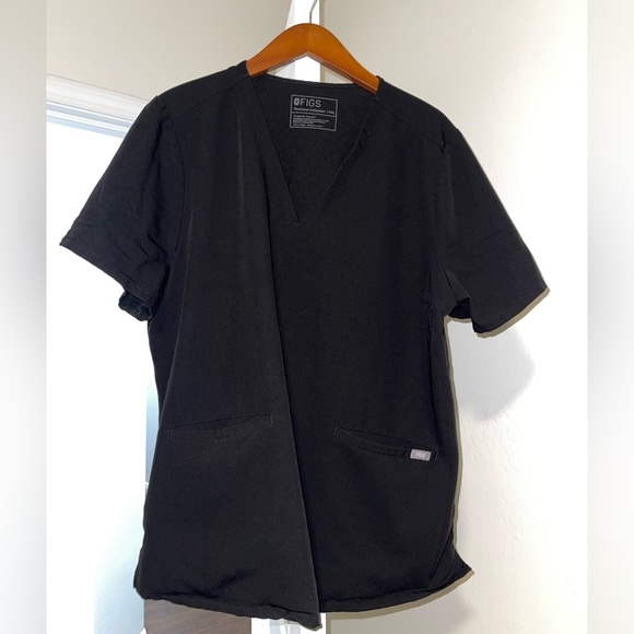 Black Figs three Pocket Scrub Top - Picture 2 of 3